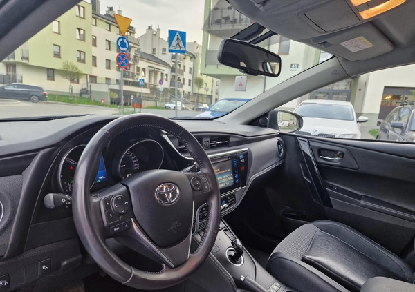 Toyota Auris cena 51900 przebieg: 130000, rok produkcji 2015 z Kraków małe 631